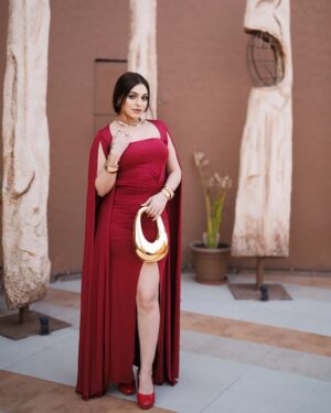 Priya Chaudhary Instagram - Regal in red ❤️

•
•
📍@peachnoida @brandinfluence.in 
#piihuofficial #piihufam