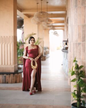 Priya Chaudhary Instagram - Regal in red ❤️

•
•
📍@peachnoida @brandinfluence.in 
#piihuofficial #piihufam