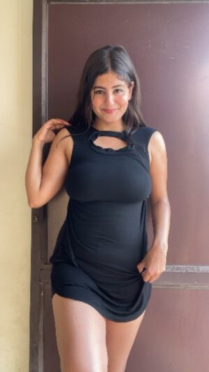 Priya Maggo Instagram - Shape 😍🖤
#reels #feelkaroreelkaro #feelitreelit #priyamaggo #viral