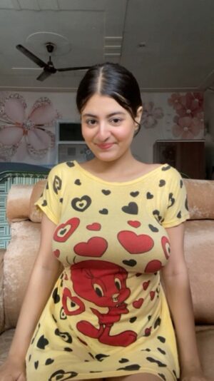 Priya Maggo Instagram - Oh Really ❤️❤️
#reels #priyamaggo #trendingreels #trending #trend #viral