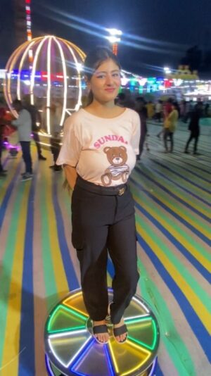 Priya Maggo Instagram - Mela Hai ❤️❤️
#reels #priyamaggo #haryana #haryanvi #viral
