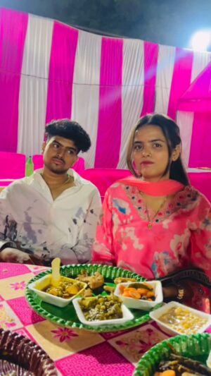 Priya Tiwari Instagram - Jisaki shadi pra use samjha denaa š¤£š¤£š¤£.. @priya_a08 @mr_sachin08
#viralvideos #instagram #reelsinstagram #explore #share #priyafammm #tranding #reelsvideo #viral #share #tag #mr_sachin08 #love #sad