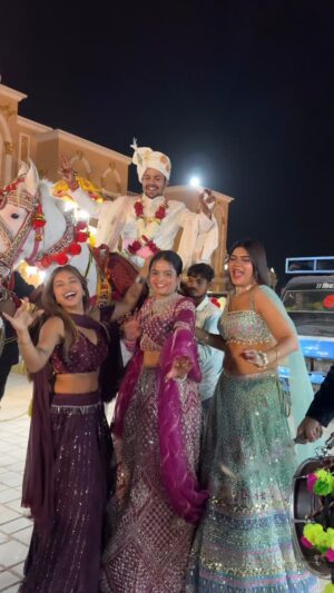 Priya Tiwari Instagram - ā¤ļø š„° @priya_a08 @alisharajput_22 @oye_indori
#viralvideos #instagram #reelsinstagram #explore #share #priyafammm #tranding #reelsvideo #viral #share #tag #mr_sachin08 #love #sad