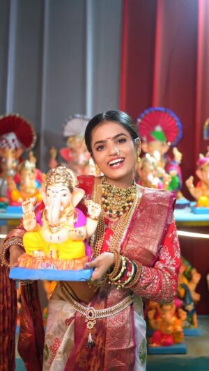 Priya Tiwari Instagram - Ganpati bappa morya šš§æā¤ļø @priya_a08 @mr_sachin08
š make up :- @sonamsmakeoverandacademy
#viralvideos #instagram #reelsinstagram #explore #share #priyafammm #tranding #reelsvideo #viral #share #tag #mr_sachin08 #love #sad