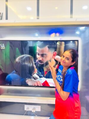 Priya Tiwari Instagram - š„ŗšš @priya_a08 @mr_sachin08
#viral #photographyš· #viratkohli #travelling #rcb