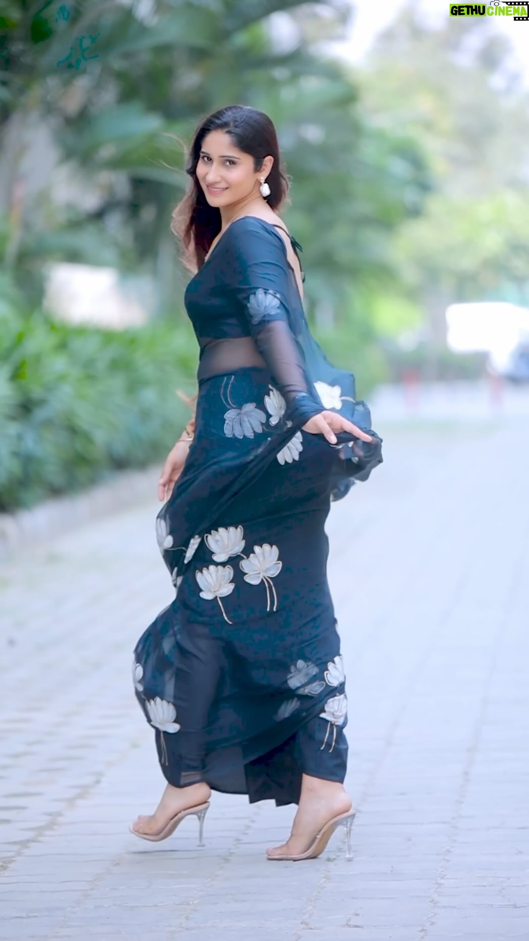 Priyanka Drall - 132.9K Likes - @timesmusicharyanvi @oldxsinners
#SuitKiKadhayi #trendingsongs #HaryanviSong #viralsong #viralvideos