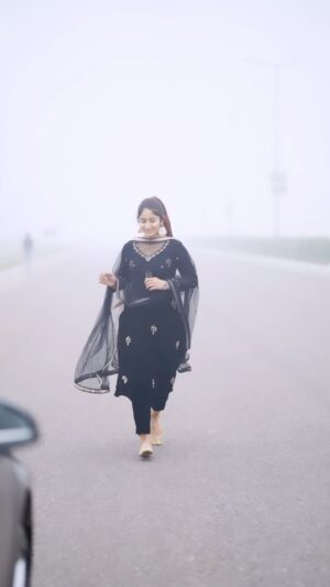 Priyanka Drall Instagram - 🖤🖤🖤🖤