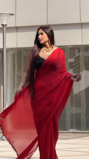 Priyanka Drall Instagram - 👀Nazara ke Teer 
#explore #trending #reels #insta #instagood #instagram #instadaily #crownprs