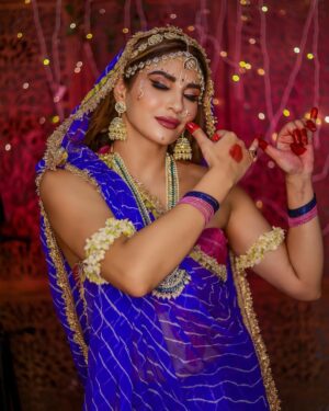 Priyanka Tyagi Instagram - पूर्ण है श्रीकृष्ण परिपूर्ण है श्रीराधे !
आदि है श्रीकृष्ण अनंत है श्रीराधे !
Shot by - @lsd.photography.official
HMU - @makeup_artist_dimple_tendulkar
Edit by - @wasey_rock69
#priyankatyagi #indianbeauty #festival #harekrishna #radheradhe