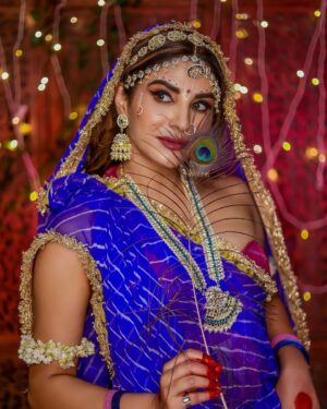 Priyanka Tyagi Instagram - पूर्ण है श्रीकृष्ण परिपूर्ण है श्रीराधे !
आदि है श्रीकृष्ण अनंत है श्रीराधे !
Shot by - @lsd.photography.official
HMU - @makeup_artist_dimple_tendulkar
Edit by - @wasey_rock69
#priyankatyagi #indianbeauty #festival #harekrishna #radheradhe