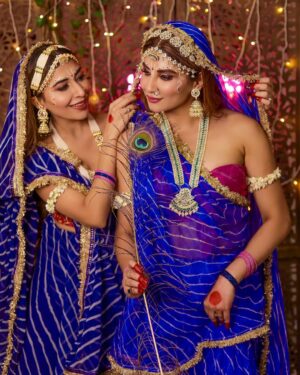 Priyanka Tyagi Instagram - सांवली सूरत पर हो जाते थे सब निहाल!
ऐसे थे हमारे कान्हा यशोदा के लाल!
श्री कृष्ण जन्माष्टमी की हार्दिक शुभकामनाएं!
🙏
Mua @makeup_artist_dimple_tendulkar
📸 @lsd.photography.official
Editing @wasey_rock69
Jewellry @art_jewell_rocks 🥰
.
.
#janmashtami #janmashtamispecial #priyankatyagi #rumasharma #festival