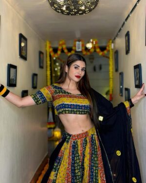 Priyanka Tyagi Instagram - सुख और समृद्धि आपके अंगना झिलमिलाए...दीपक अमन के चारों दिशाओं में जगमगाएं...खुशियां आपके द्वार पर आकर खुशी मनाएं...दिवाली पर्व की आपको ढेर सारी शुभकामनाएं !
Happy diwali 😘😘
.
#priyankkatyagi #happydiwali