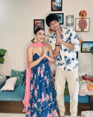 Priyanka Tyagi Instagram - Happy Rakhi 🥰🥰
.
.
#happyrakshabandhan #priyankatyagi #festival #love