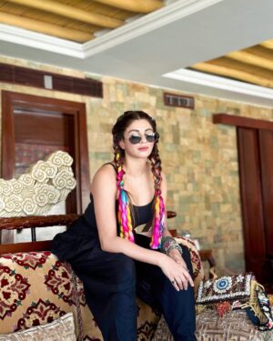 Priyanka Tyagi Instagram - Choti choti khushiyaan 🥳🥳
1 million on instagram
8 million on youtube 😘😘
.
#mood #celebrating #priyankatyagi #million