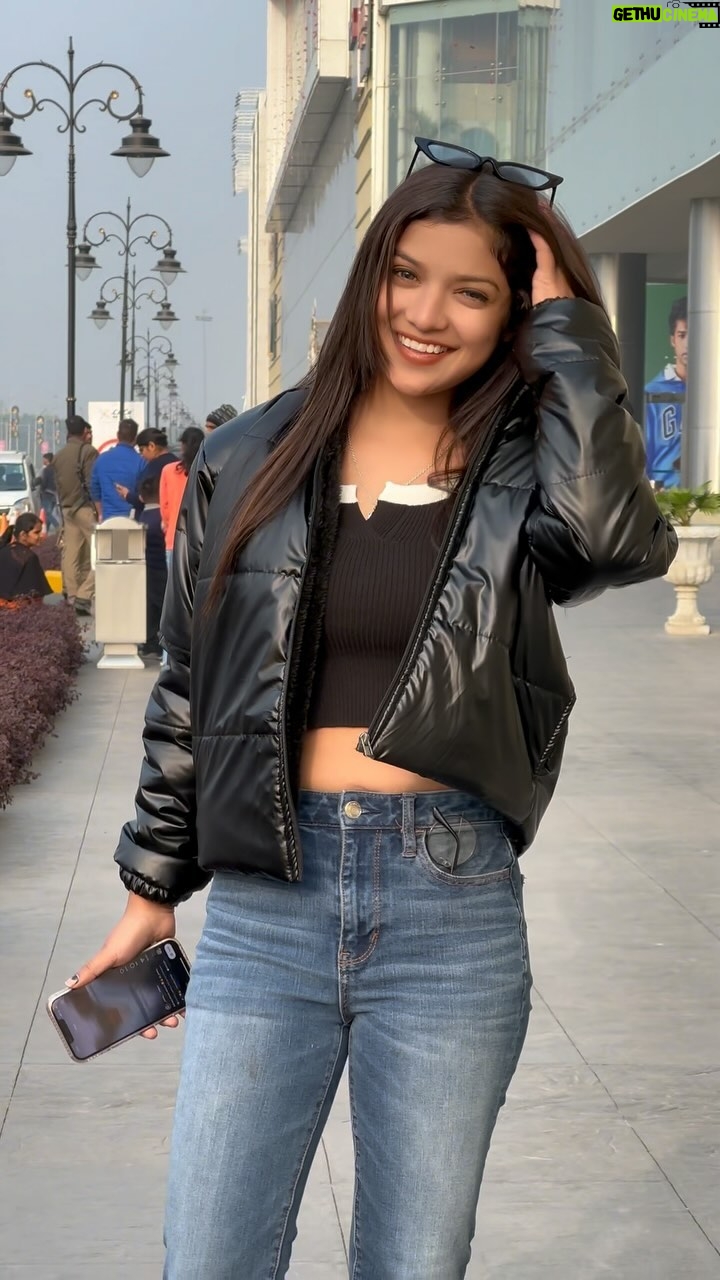 Priyanshi Pandey - 172.3K Likes - First video 2024…😂😁 @pandit_girl_242 #instagram #reels #reelsinstagram #foryou #dialogue #attitude #explorepage #priyanshifamily🔥