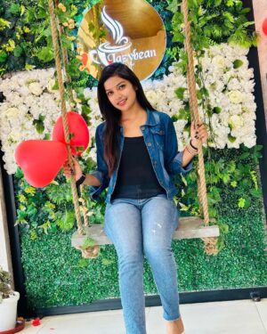 Priyanshi Pandey Instagram - Life is short, so let’s smile and enjoy it while we can. 😊🌈 @pandit_girl_242
.
.
.
.
#photo #photography #photogram #photooftheday #photoshoot #insta #instagram #instadaily