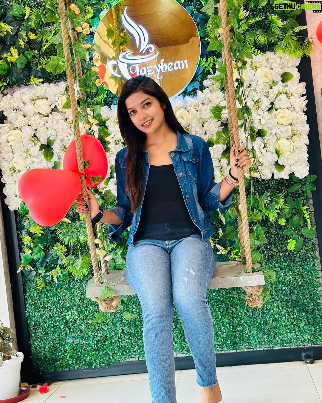 Priyanshi Pandey - 37.4K Likes - Life is short, so let’s smile and enjoy it while we can. 😊🌈 @pandit_girl_242 
.
.
.
.
#photo #photography #photogram #photooftheday #photoshoot #insta #instagram #instadaily