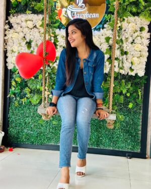Priyanshi Pandey Instagram - Life is short, so let’s smile and enjoy it while we can. 😊🌈 @pandit_girl_242
.
.
.
.
#photo #photography #photogram #photooftheday #photoshoot #insta #instagram #instadaily