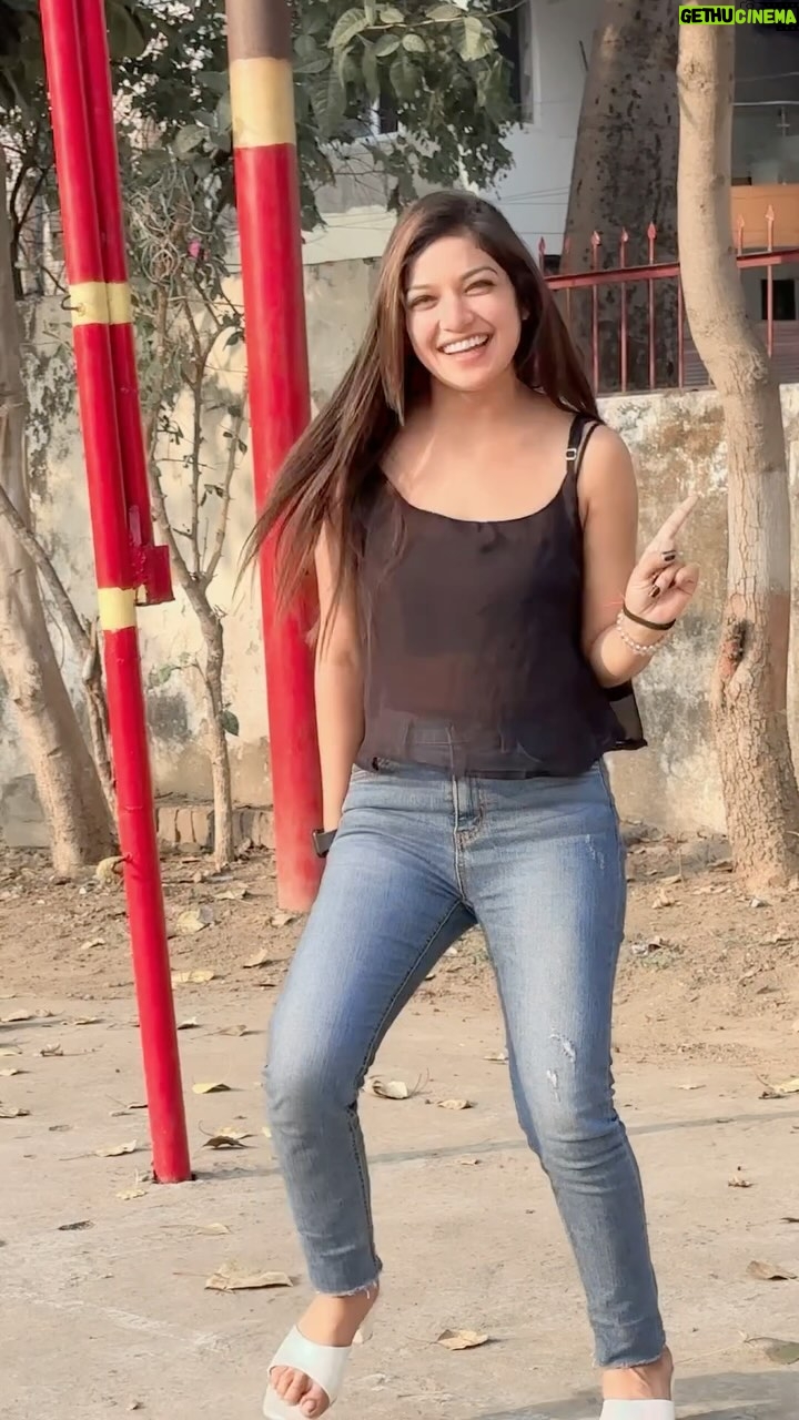 Priyanshi Pandey - 374.3K Likes - You’re favr car 🚗…. @pandit_girl_242 #reels #reelsinstagram #reelitfeelit #instadaily #instagram #fyp