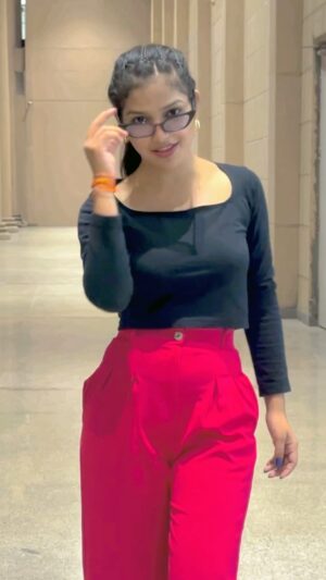 Priyanshi Pandey Instagram - 😈😎 @pandit_girl_242
#reels #reelsinstagram #instagram