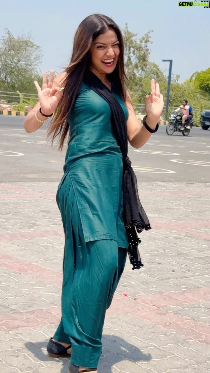 Priyanshi Pandey - 158.3K Likes - Teeno majedar se🤣🤣 …..
.
.
.
.
.
.
#reel #haryanvi #dance #viral #reelsinstagram