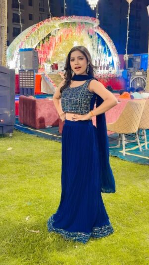 Priyanshi Pandey Instagram - Bto kaisi lg rhi 🙈😘 @pandit_girl_242 #reels #reelitfeelit #trendingreels