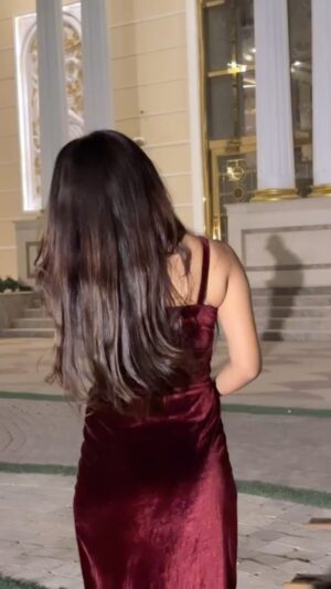 Priyanshi Pandey Instagram - You fvr singer 😌 ? @pandit_girl_242
#viral #honeysinghsongs #trend #insta #trend #reelsinstagram #dance #reel