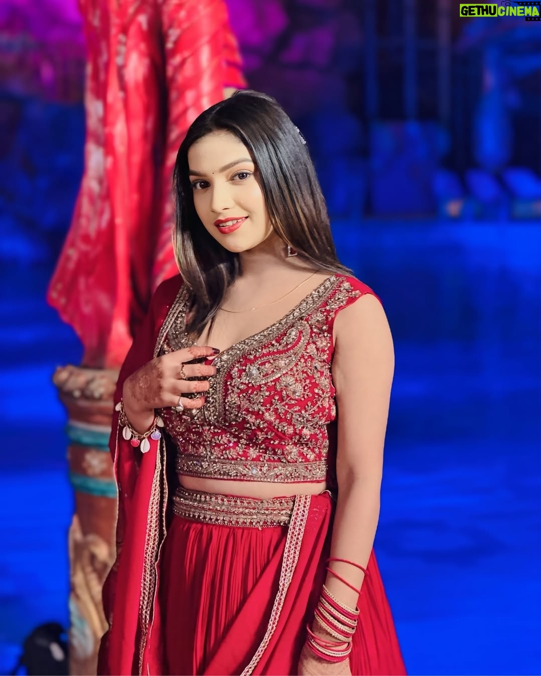 Priyanshi Pandey - 20K Likes - Red❤️,of course, is the colour of the interior of our bodies. In a way it’s inside out, red.”💍🎀
.
.
.
.
.
.
.
#photo #photooftheday #red #lehnga #style #photographer #photographers #photographylovers #viral #insta #instagram