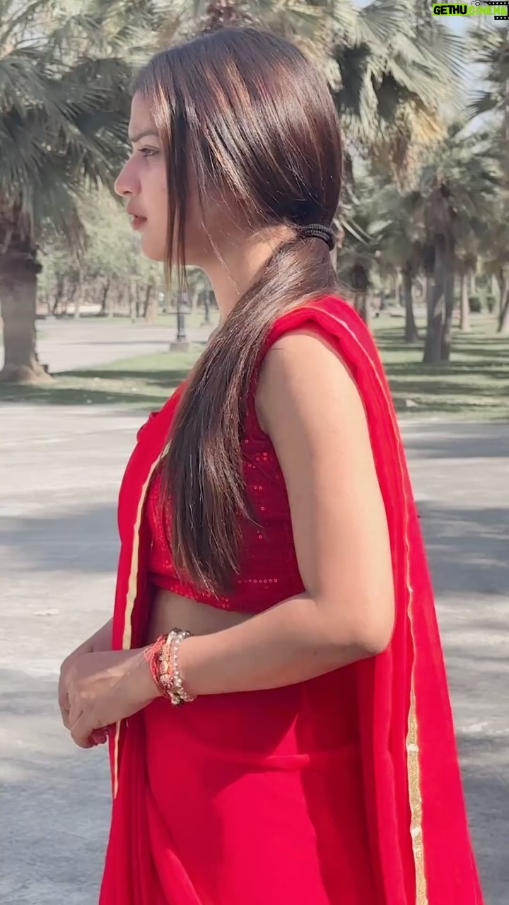 Priyanshi Pandey - 44.5K Likes - Konsi movi ka scene h comment m bto ❤️😻 @pandit_girl_242 #reels