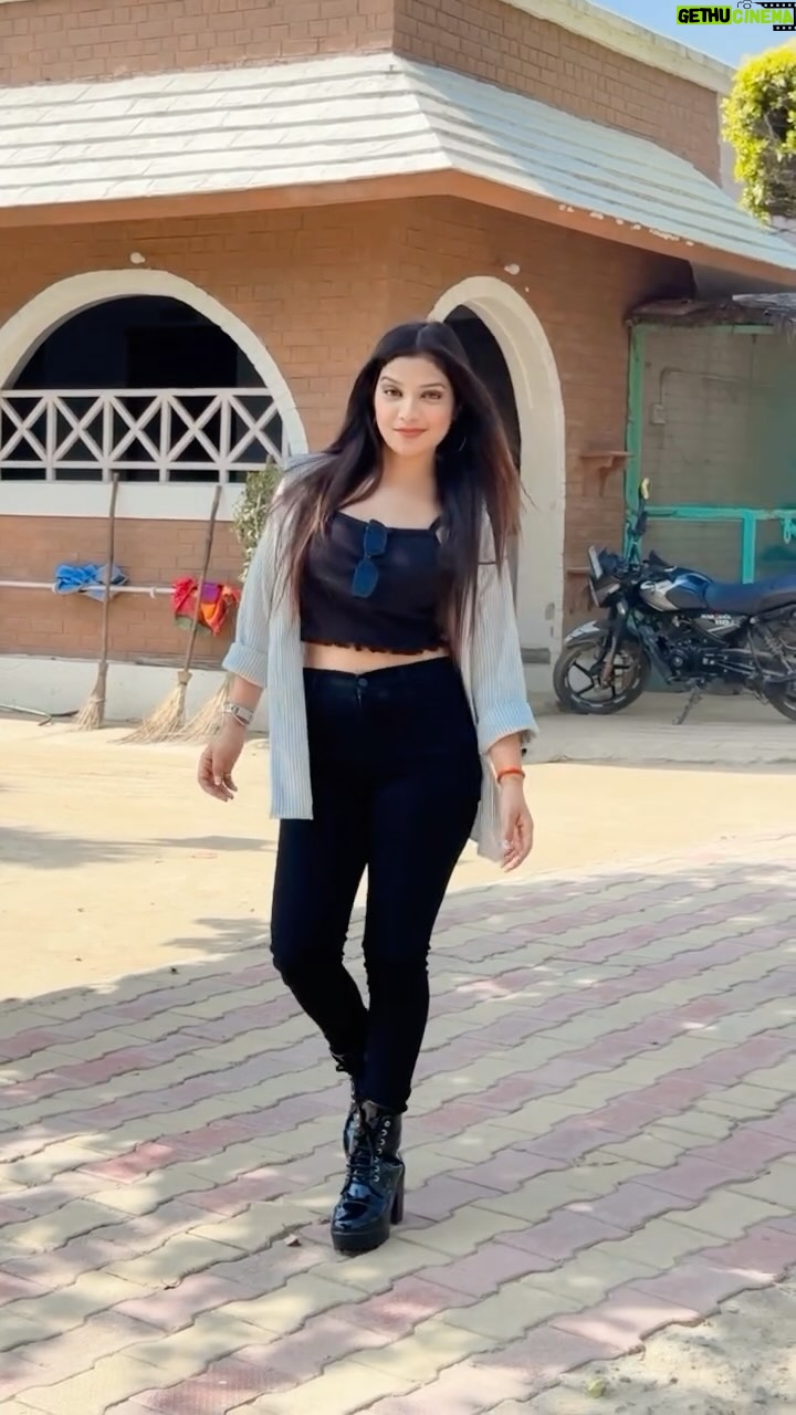 Priyanshi Pandey - 99.1K Likes - Your fvr .???😂🙈 @pandit_girl_242