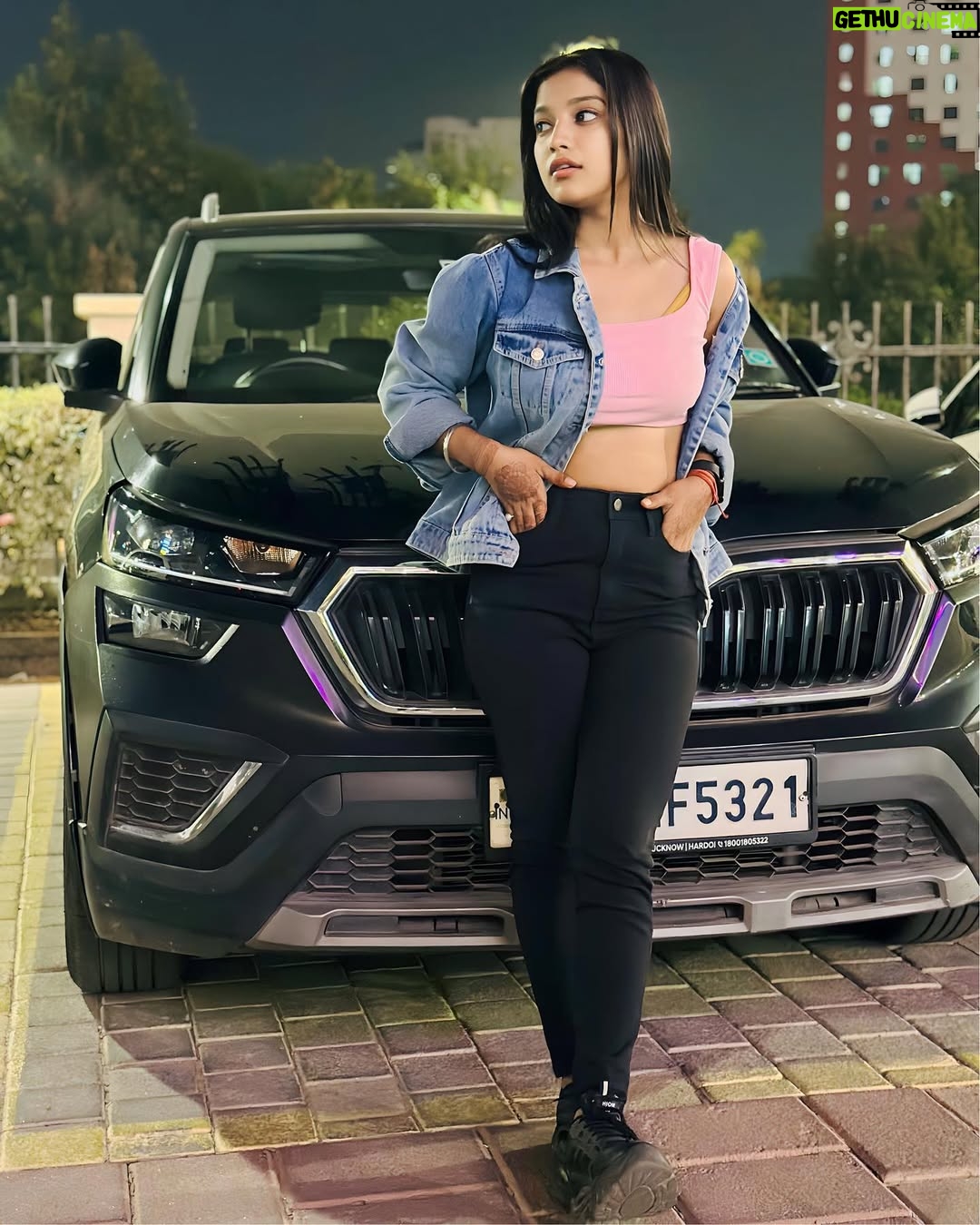 Priyanshi Pandey - 28.7K Likes - Your👉 # Aττιτυδε in front of me is #Chiller, 
Because my # Sτγιε😎 is the same #_Kιller😈 ..
@pandit_girl_242 
.
.
.
.
#instagram #instagood #photo #photooftheday #photoeveryday #photographers_of_india #dressage #viral #viralvideos #regrann #staysafe
