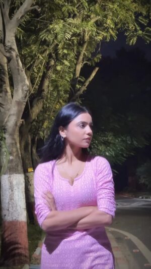Purabi Bhargava Instagram - Ab kya smjhoge 🙃
#bpurabi #ownvoice #broken #love #shayari #following #foryou #fyp