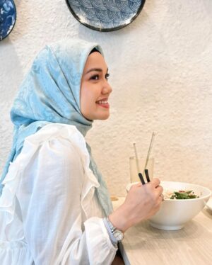 Puteri Sarah Liyana Megat Kamaruddin Instagram - FRIDAY
Ya Allah, make us among those who will enter Jannatul Firdous ❤️❤️
Sarah pakai Azura Medina @arasyi.malaysia in Emerald.
Stay tuned guys. Boleh Pre order 15 December ni !!!
📸 @andiarsyil