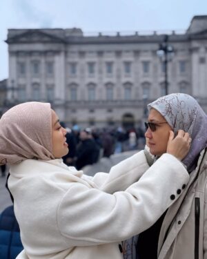 Puteri Sarah Liyana Megat Kamaruddin Instagram - Sedang menyukai dua nasihat ini :
“Jadilah orang baik dengan memaafkan orang lain tapi jangan jadi orang bodoh dengan mempercayainya lagi”.
“Berprasangka baiklah pada semua orang. tapi jangan sangka semua orang itu baik kepada kita”.
Asoka series @arasyi.malaysia .