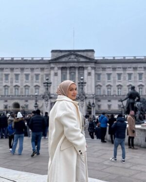Puteri Sarah Liyana Megat Kamaruddin Instagram - Sedang menyukai dua nasihat ini :
“Jadilah orang baik dengan memaafkan orang lain tapi jangan jadi orang bodoh dengan mempercayainya lagi”.
“Berprasangka baiklah pada semua orang. tapi jangan sangka semua orang itu baik kepada kita”.
Asoka series @arasyi.malaysia .