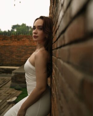 Putri Anne Instagram - Leave a message at the beep.