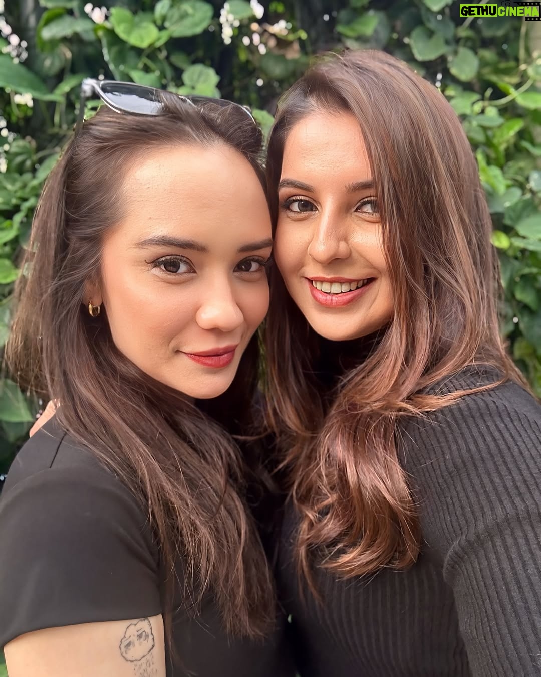 Putri Anne - 10.1K Likes - 2010-2024
14 years with this girl.. Antsy pantsy and lince 👯‍♀️