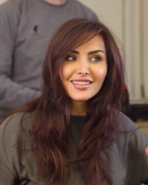 Qamar Khalaf Instagram - New hit @qamaralkhalaf 💫🤍
#haircolor #haircut
.
.
#photo @mohammadazaatph