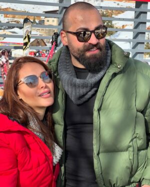 Qamar Khalaf Instagram - نشالله كل أيامكم بيضاء ❄️☃️
#mehyar_khaddour
#qamar_khalaf
