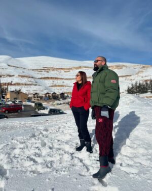 Qamar Khalaf Instagram - نشالله كل أيامكم بيضاء ❄️☃️
#mehyar_khaddour
#qamar_khalaf