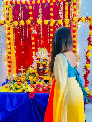 Raashi Instagram - त्वमेव सर्वम् मम देव देव ❤️🙏🏻✨ #ganpati2025 #explorepage✨