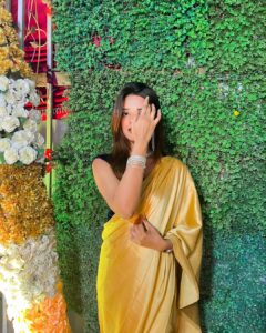 Actress Raashi HD Photos and Wallpapers March 2025