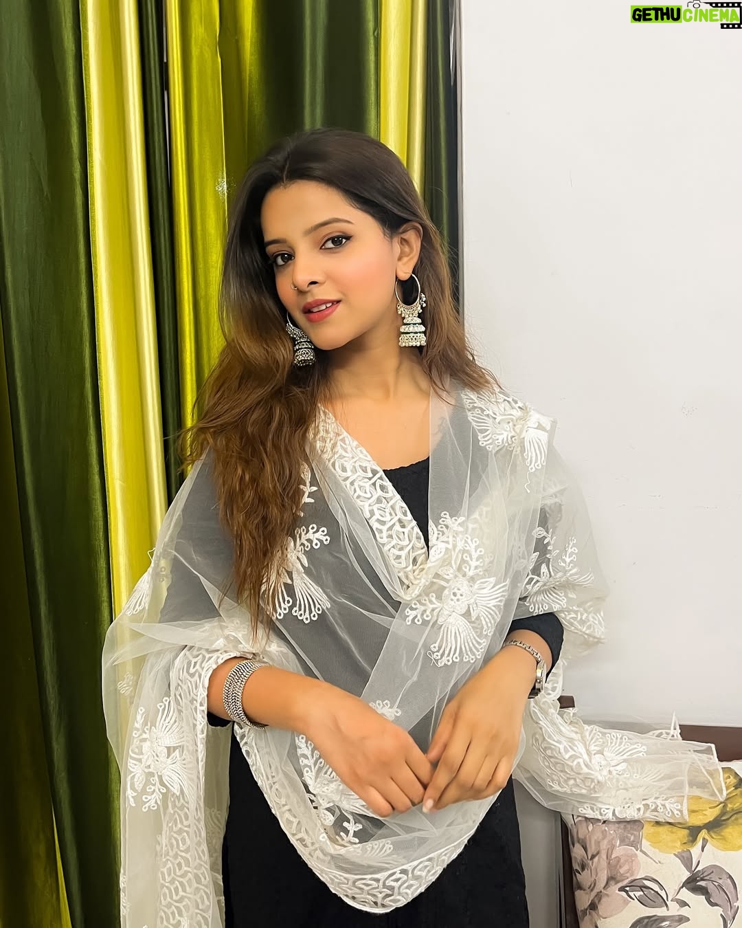 Raashi - 1.2K Likes - Dressed up for eid 🌙 ✨

#explorepage✨ #eidmubarak #eid2025 #outfitinspiration