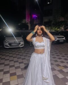Actress Raashi HD Photos and Wallpapers March 2025