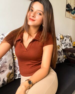 Raashi Instagram - 🤎🍂🐿️

#explorepage✨ #igfeed #outfitinspiration #oldmoney