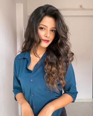Raashi Instagram - 🦋💙🐬🪁

#explorepage #outfitinspo #semiformal #feed #trendingoutfits