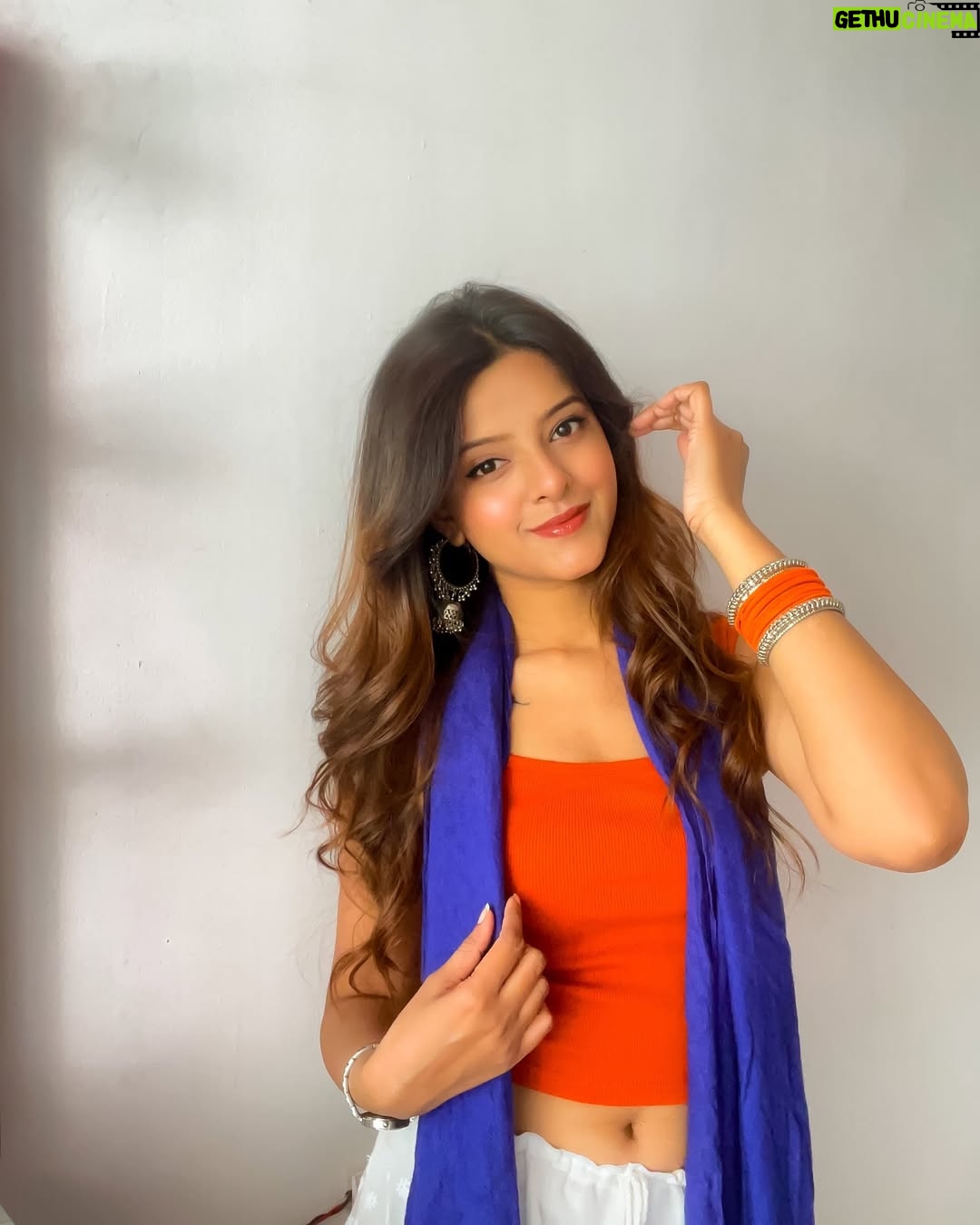 Raashi - 6.2K Likes - Holi fever isn’t over yet so i decided to be colourful today🤭🧡🤍💙🩶🎀

#explorepage #feed #holioutfit #outfitinspo #indowestern #ethnicstyle