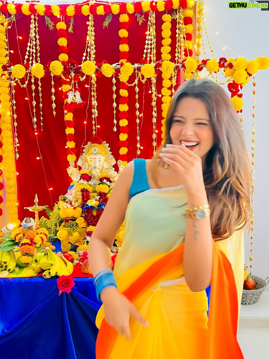 Raashi - 1.3K Likes - त्वमेव सर्वम् मम देव देव ❤️🙏🏻✨ #ganpati2025 #explorepage✨