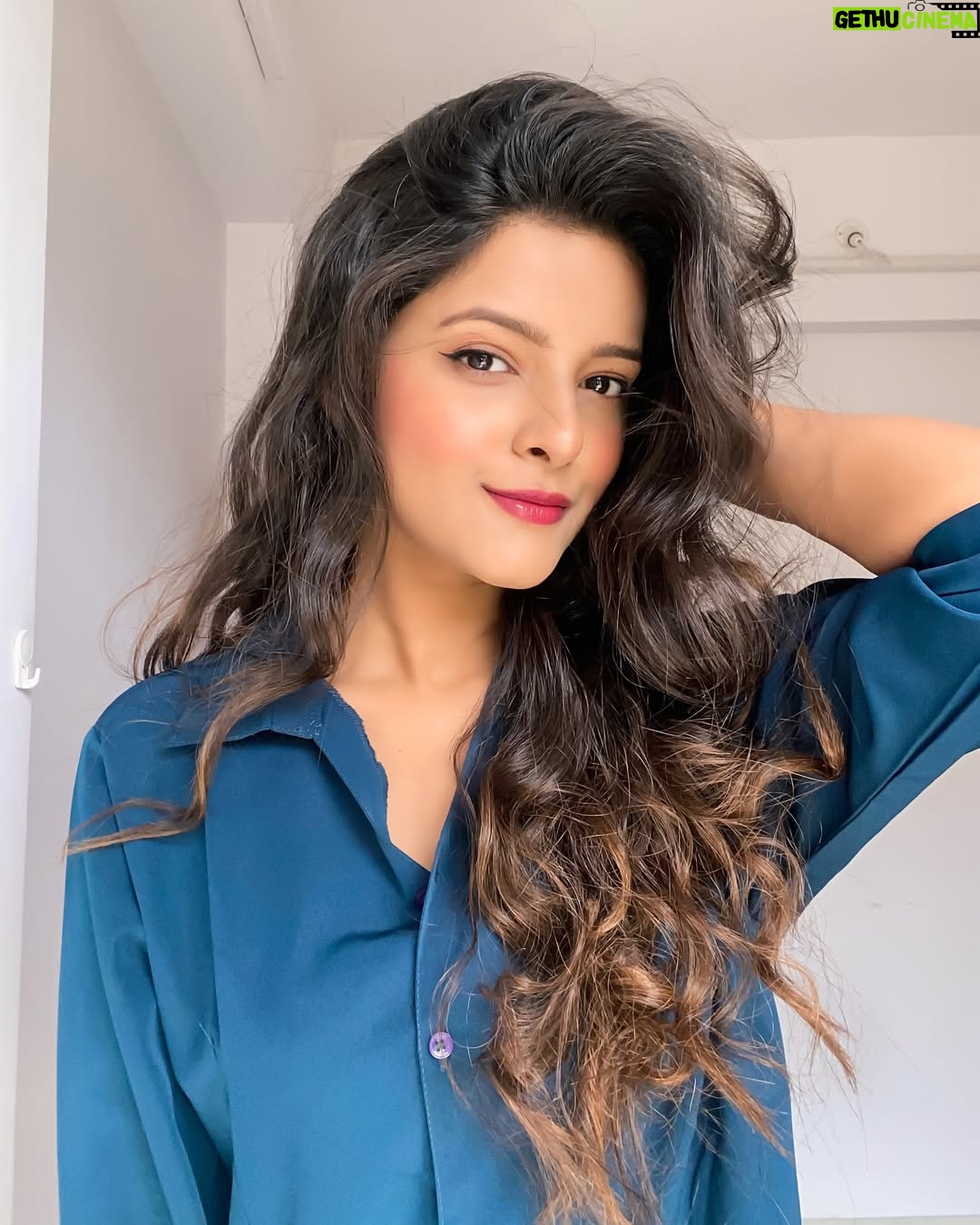 Raashi - 1.6K Likes - 🦋💙🐬🪁

#explorepage #outfitinspo #semiformal #feed #trendingoutfits