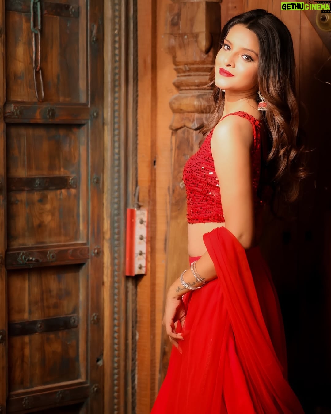 Raashi - 4.6K Likes - Your favourite red flag 🚩🌶️🥀

#explorepage #feed #ethnicoutfit #traditional #lehengainspiration #outfitinspo